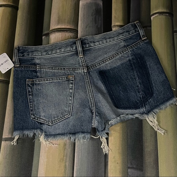 - ⭐️Free People-⭐️Jean Shorts Denim Frayed Edges Size 24 NWT! - Picture 7 of 15